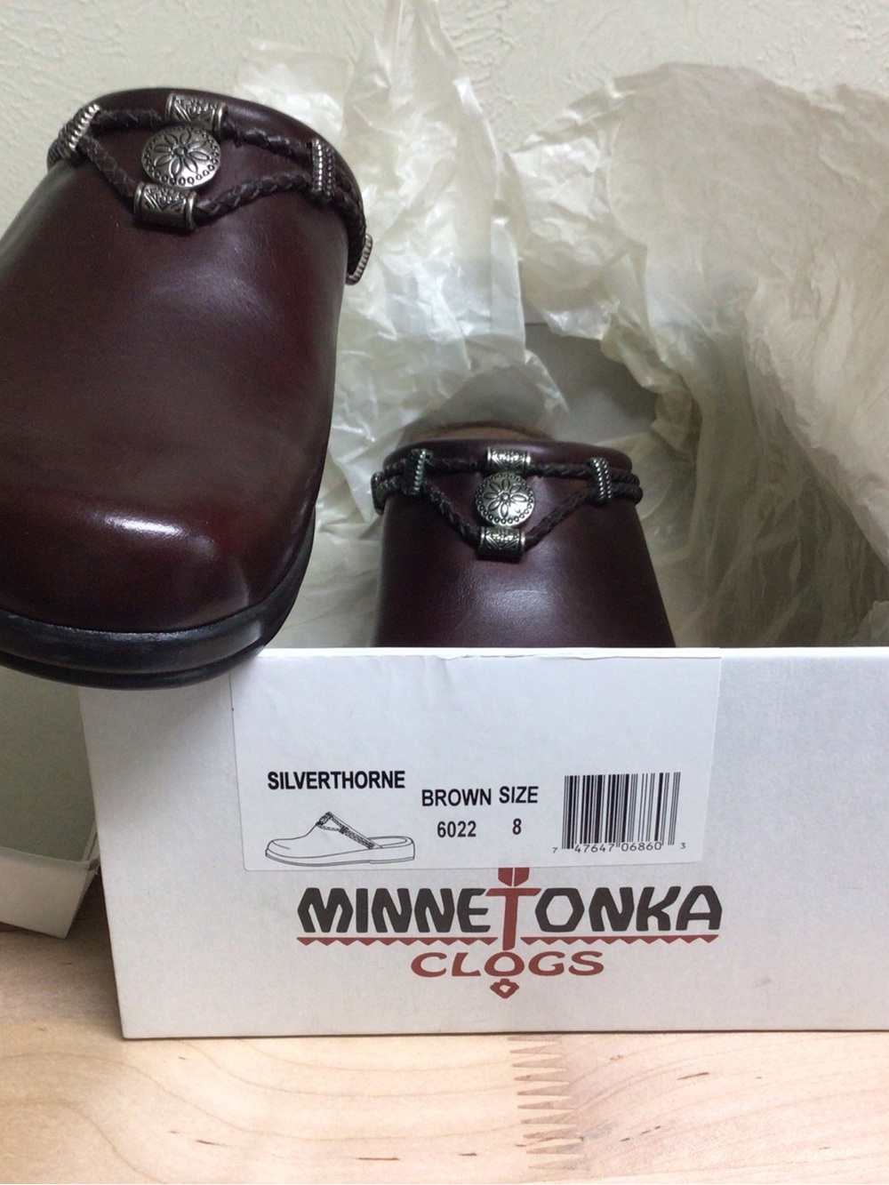 Minnetonka Brown Leather Slip-on shoe with Braided Strap. - Picture 5 of 9
